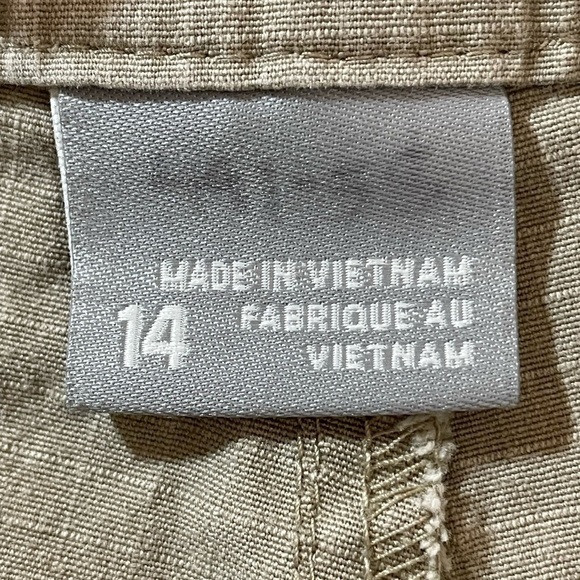 Nike ACG Ripstop Hiking Shorts Tan Mid Rise Cuffed Stretch Casual Size 14 - Picture 12 of 12